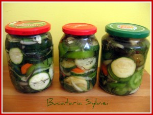 Salata de gogonele cu zucchini/dovlecei/bostanei