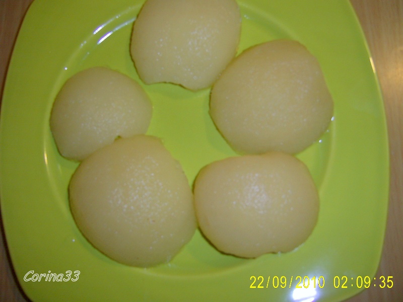 Tort cu pere si crema de branza