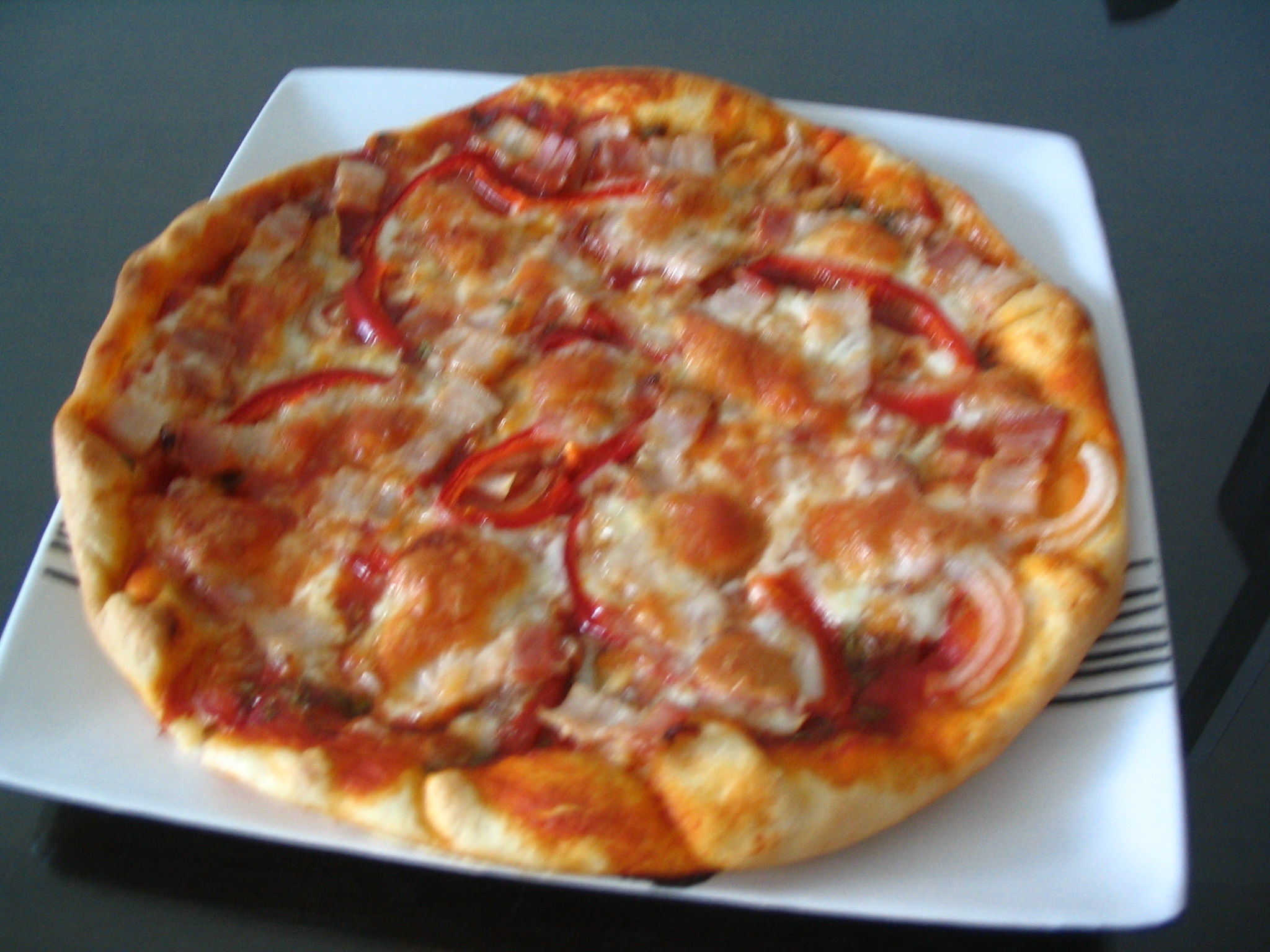 Pizza  pufoasa si aromata