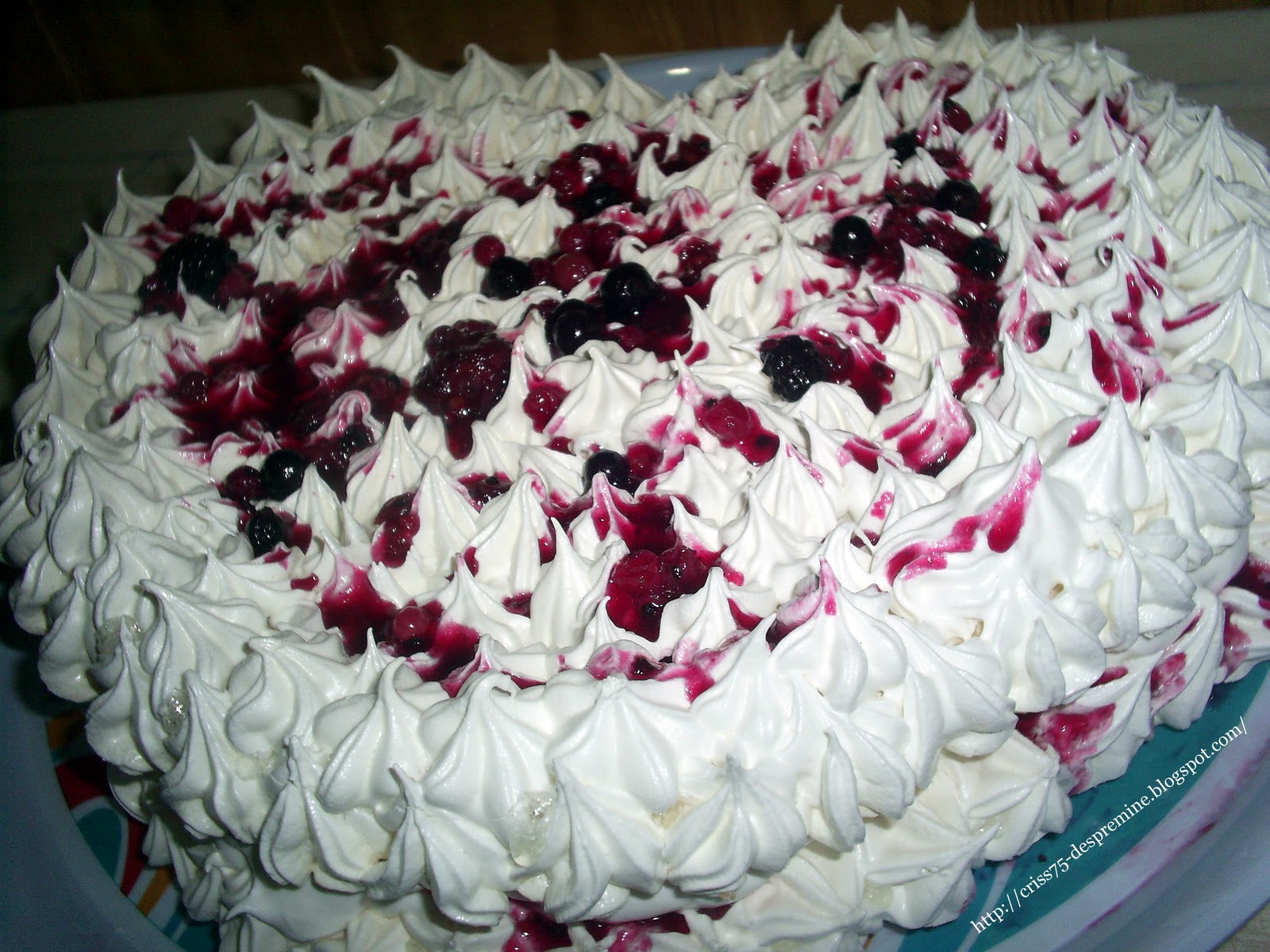 Tort cu blat de bezea (Pavlova)