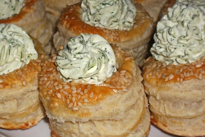 Vol au vent cu crema de branza