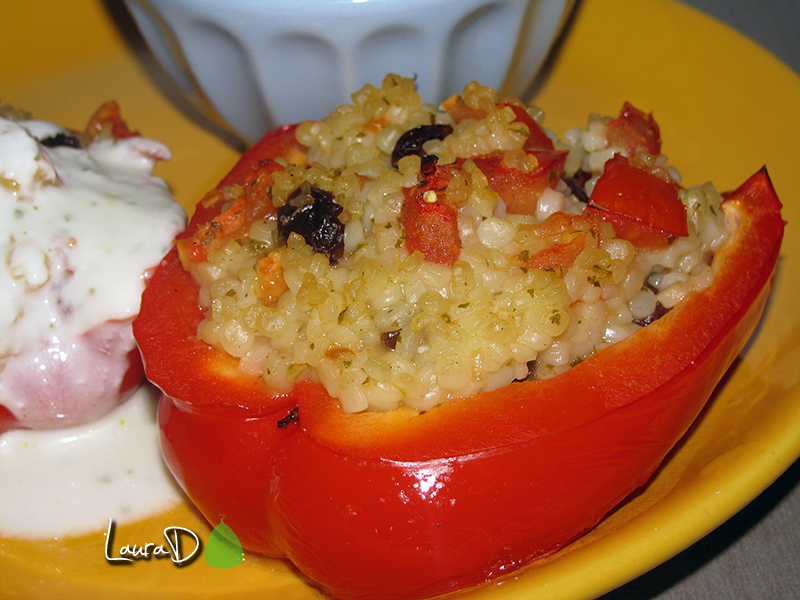 Ardei umpluti cu couscous gremolata