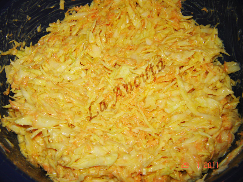 Coleslaw (salata americana cu varza si morcov)