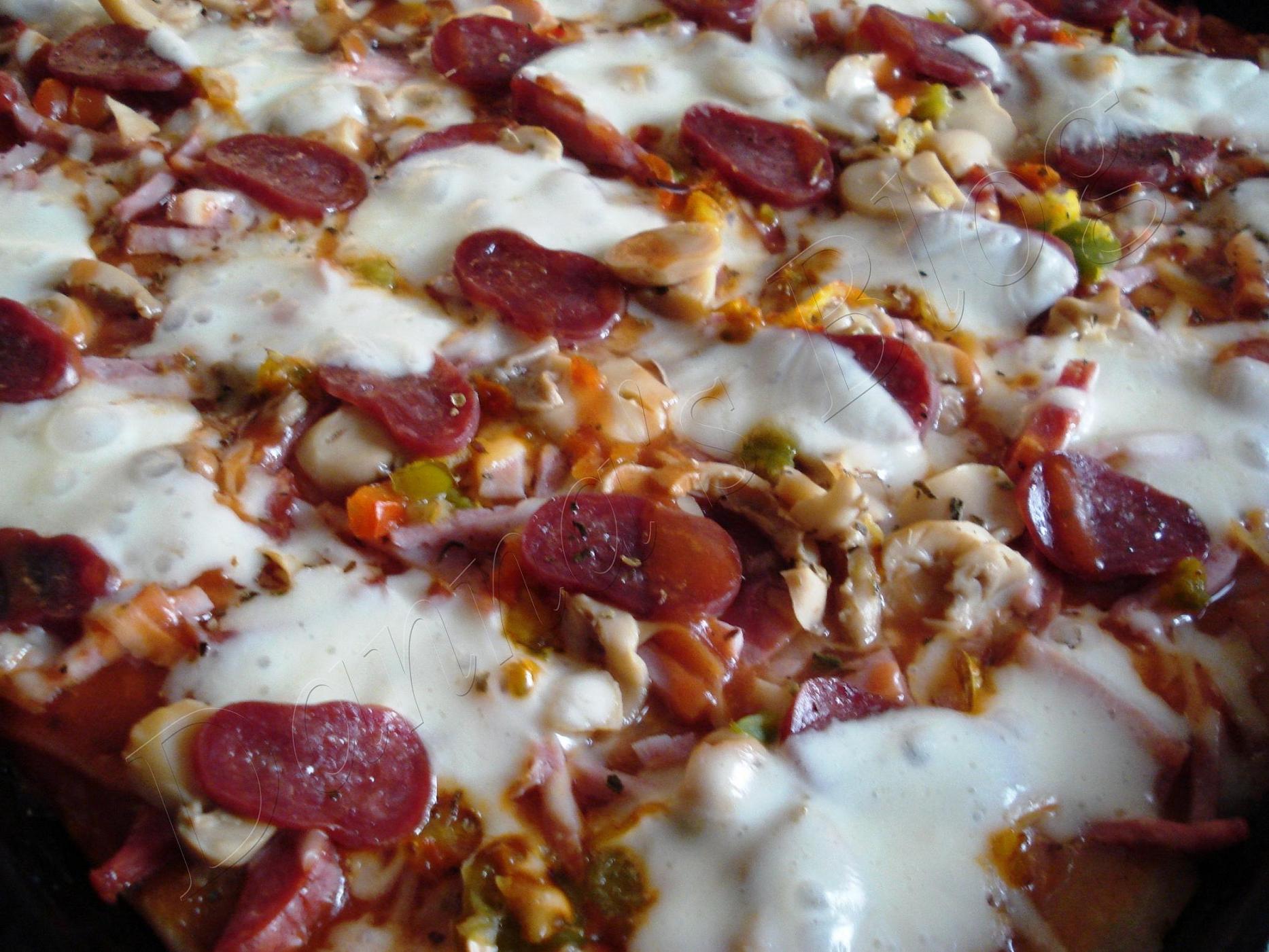 Pizza cu Chorizo