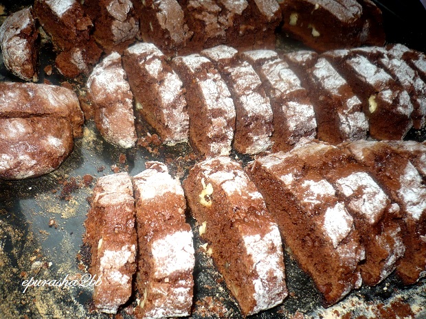 Biscotti cu nuci, cafea si ciocolata