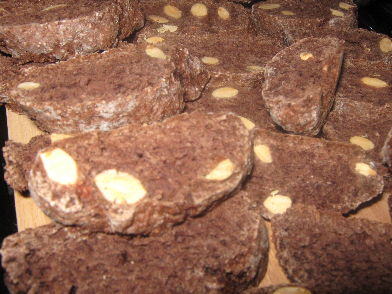 Cantucci cu migdale si cacao