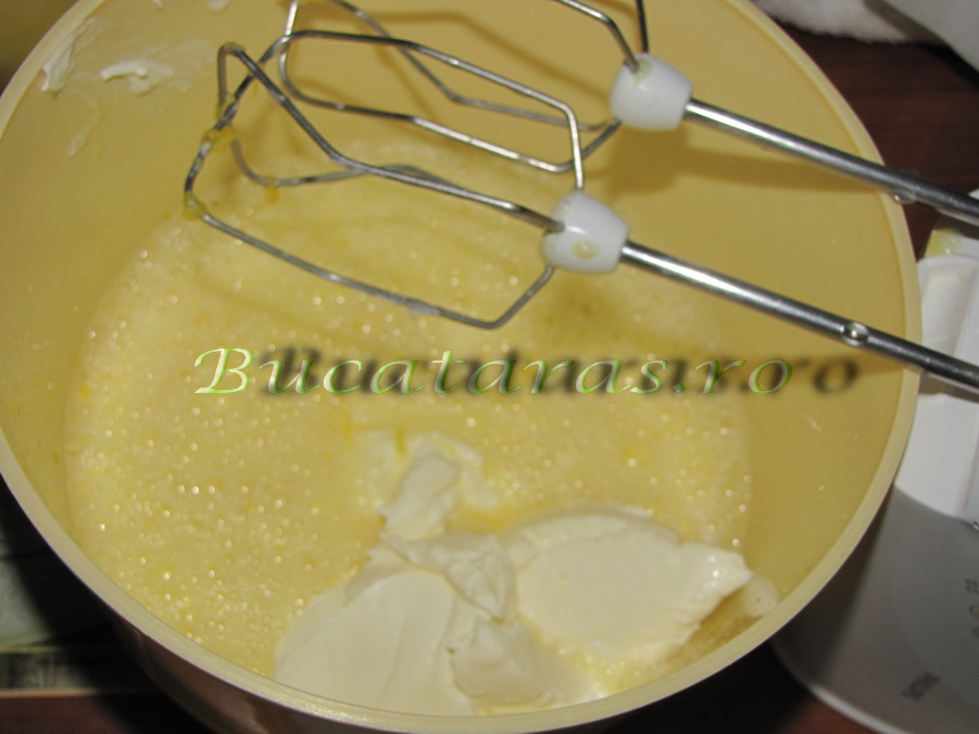 Turn de clatite cu crema limoncello