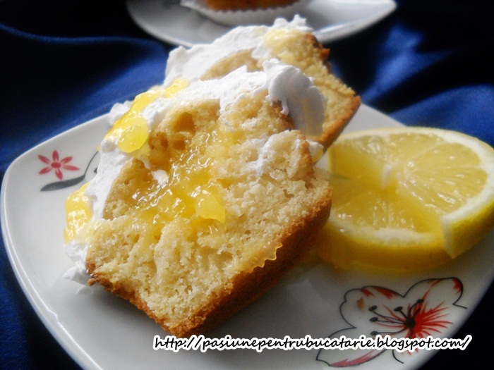 Cupcakes cu lemon curd