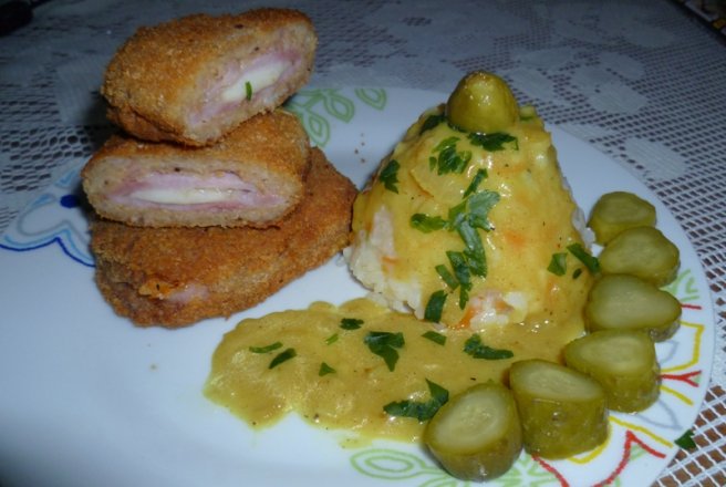 Cordon bleu  cu orez in sos de curry