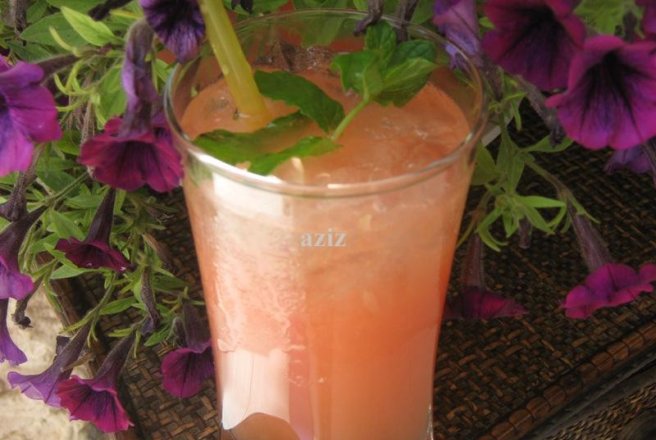 Red grapefruit mint cooler