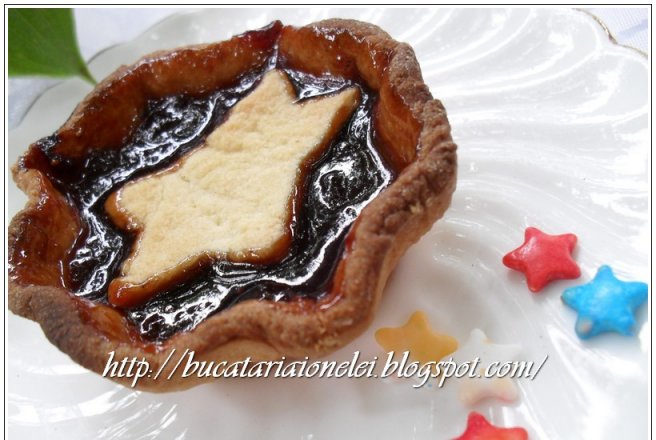 Mini - tarte cu dulceata de capsune