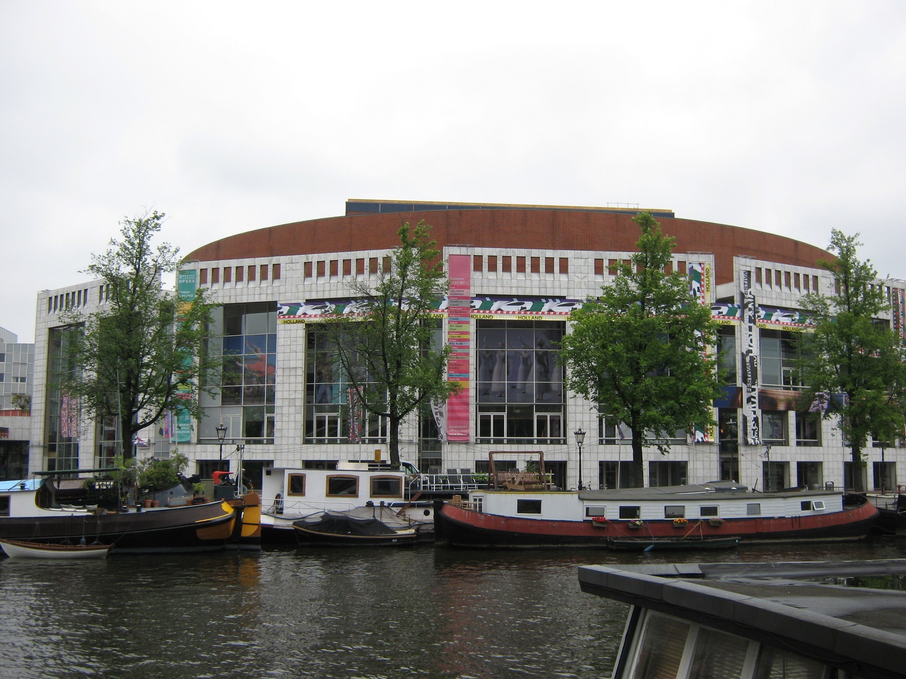 Croaziera cu cina la lumina lumanarilor pe raul Amsteel-Amsterdam