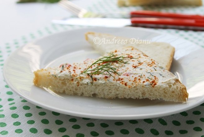 Crema de branza cu marar si ardei