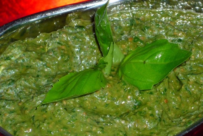 Pesto de busuioc