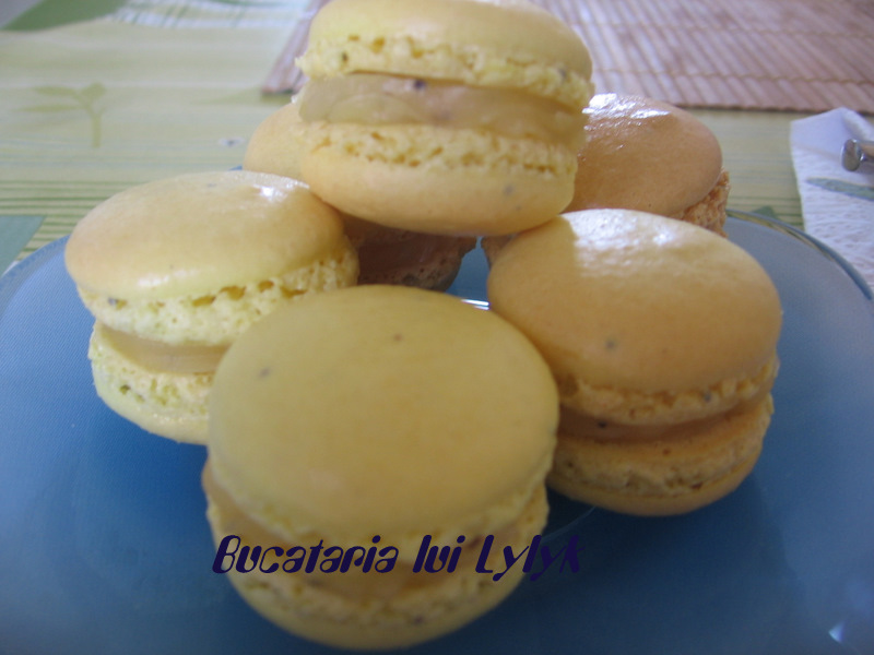 Macarons cu lamâie si mac