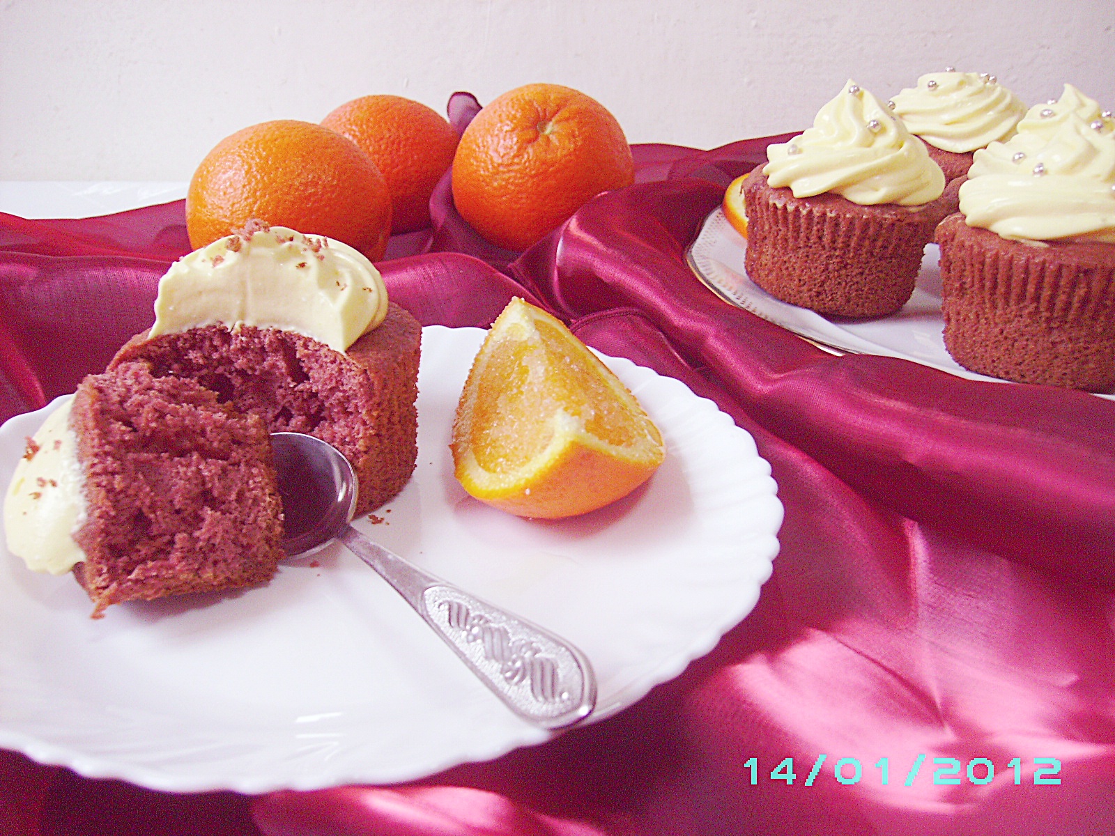 Red velvet cupcakes cu cremă de portocale