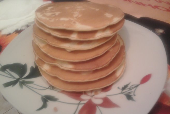 Pancakes  cu sos caramel ( clatite americane)