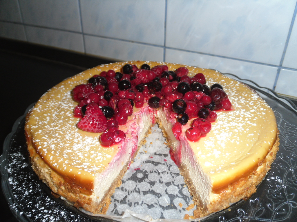 Chesecake american cu fructe de padure