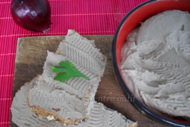 Pate de casă din ficat de pui