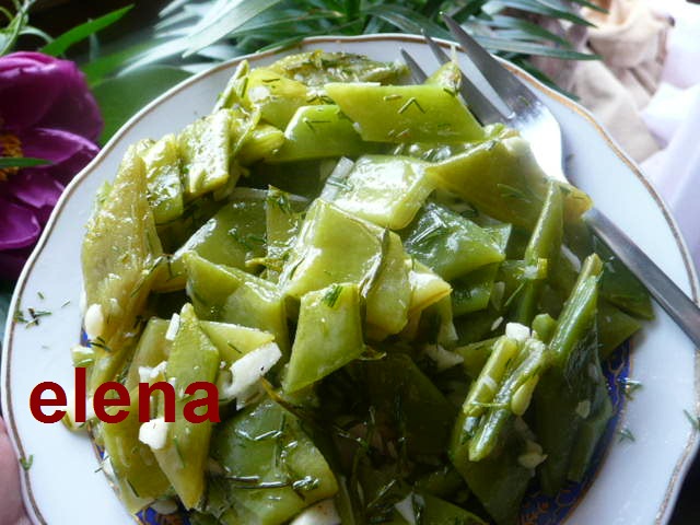 Salata de fasole verde lata