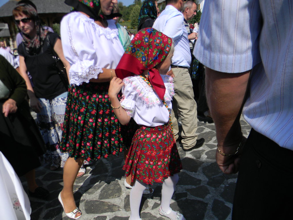 Maramures plai cu flori  - Manastirea Barsana