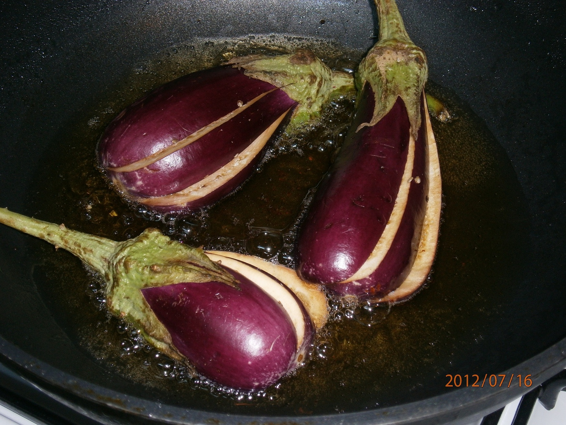 Curry cu vinete si susan-“Fried brinjal sesame curry”-reteta  srilankeza