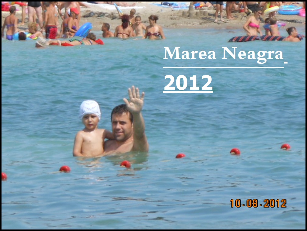 La mare...la soare....cu alge pe picioare!!!..:))))