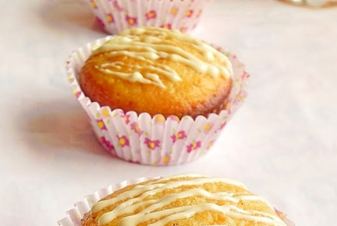 Muffins cu ciocolata alba