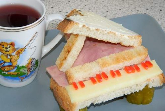 Sandwich cu clape