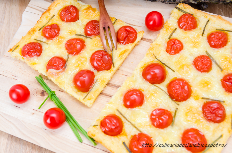 Tarta cu mozzarella, rosii cherry si chives