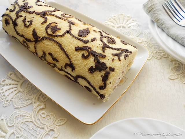 Swiss roll cu mascarpone, rodie si goji 