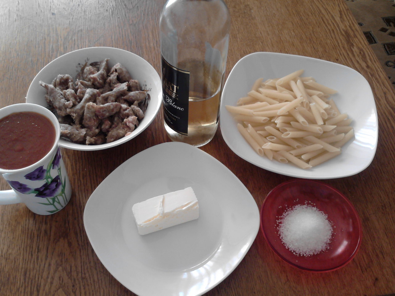 Penne con ragu' di salsiccia (carnati)