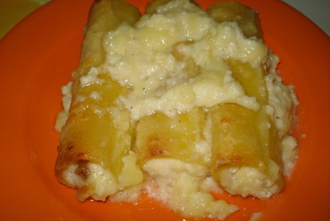 Cannelloni cu branza dulce stafide si smantana