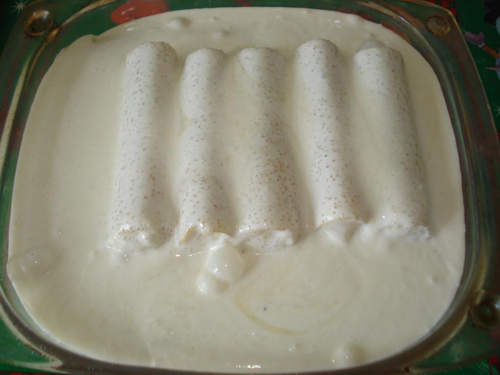 Cannelloni cu branza dulce stafide si smantana