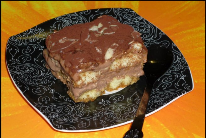 Tiramisu reţetă originală, ciocolatos cu fulgi de migdale