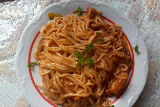 Spaghete cu pui