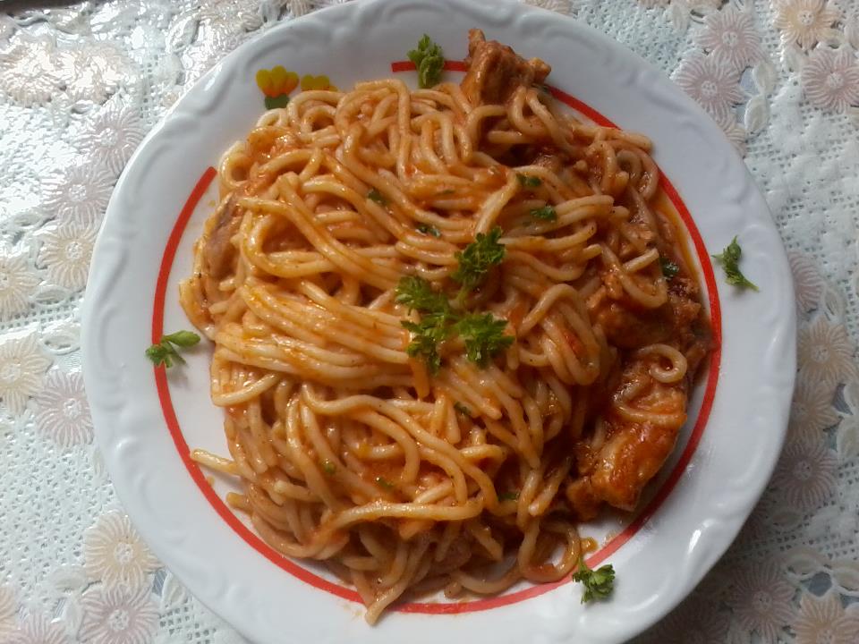 Spaghete cu pui