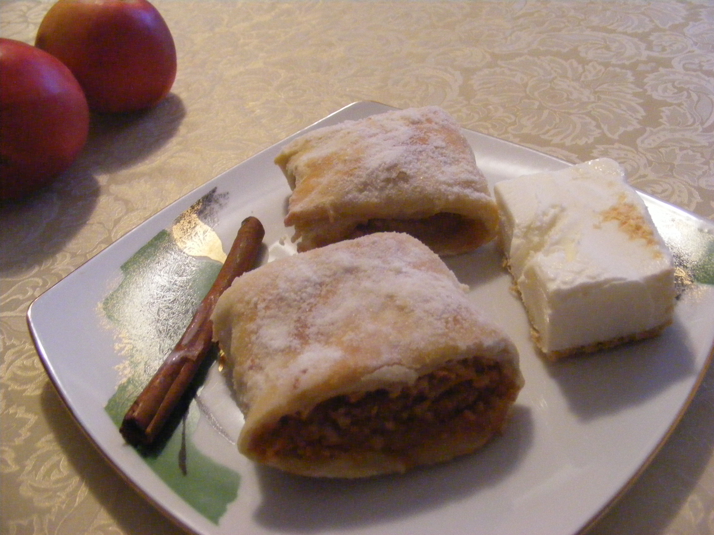 Strudel cu mar