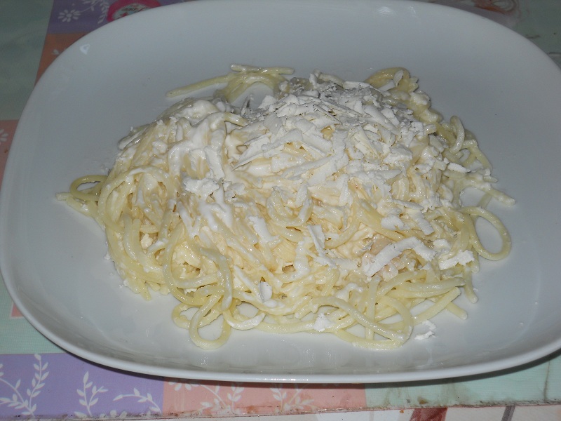 Spaghete cu branza