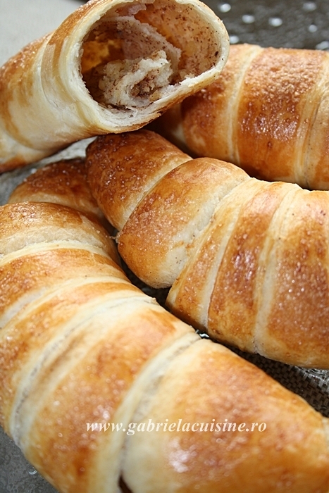 Croissante cu nuca si scortisoara