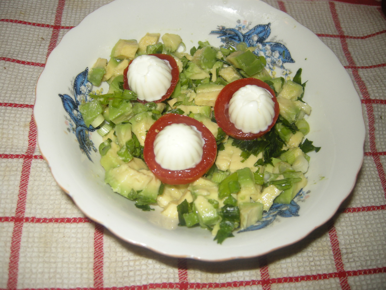 Salata de avocado cu miez de lapte