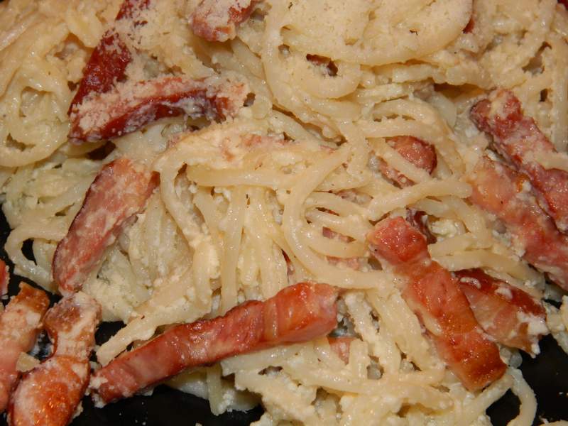 Spaghete carbonara, reţetă cu smantana