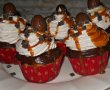 Muffins cu crema de banane si topping de caramel-5