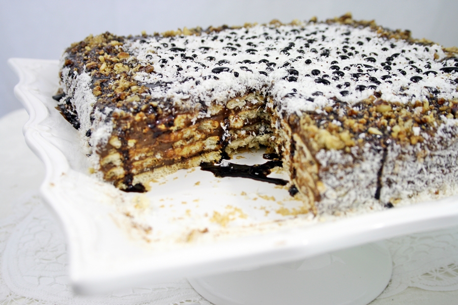 Desert tort de biscuiti cu ciocolata