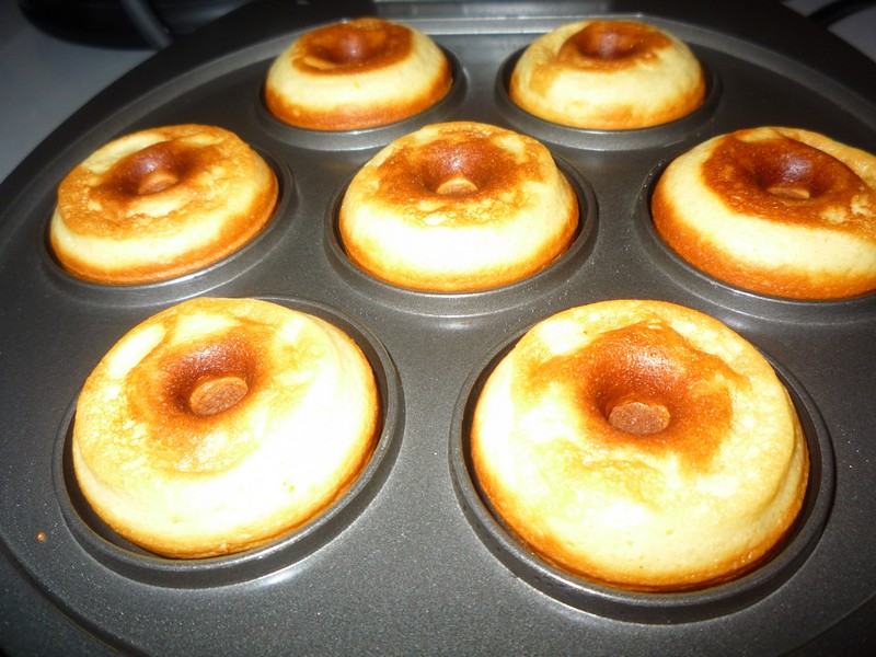 Gogosi ( doughnuts )