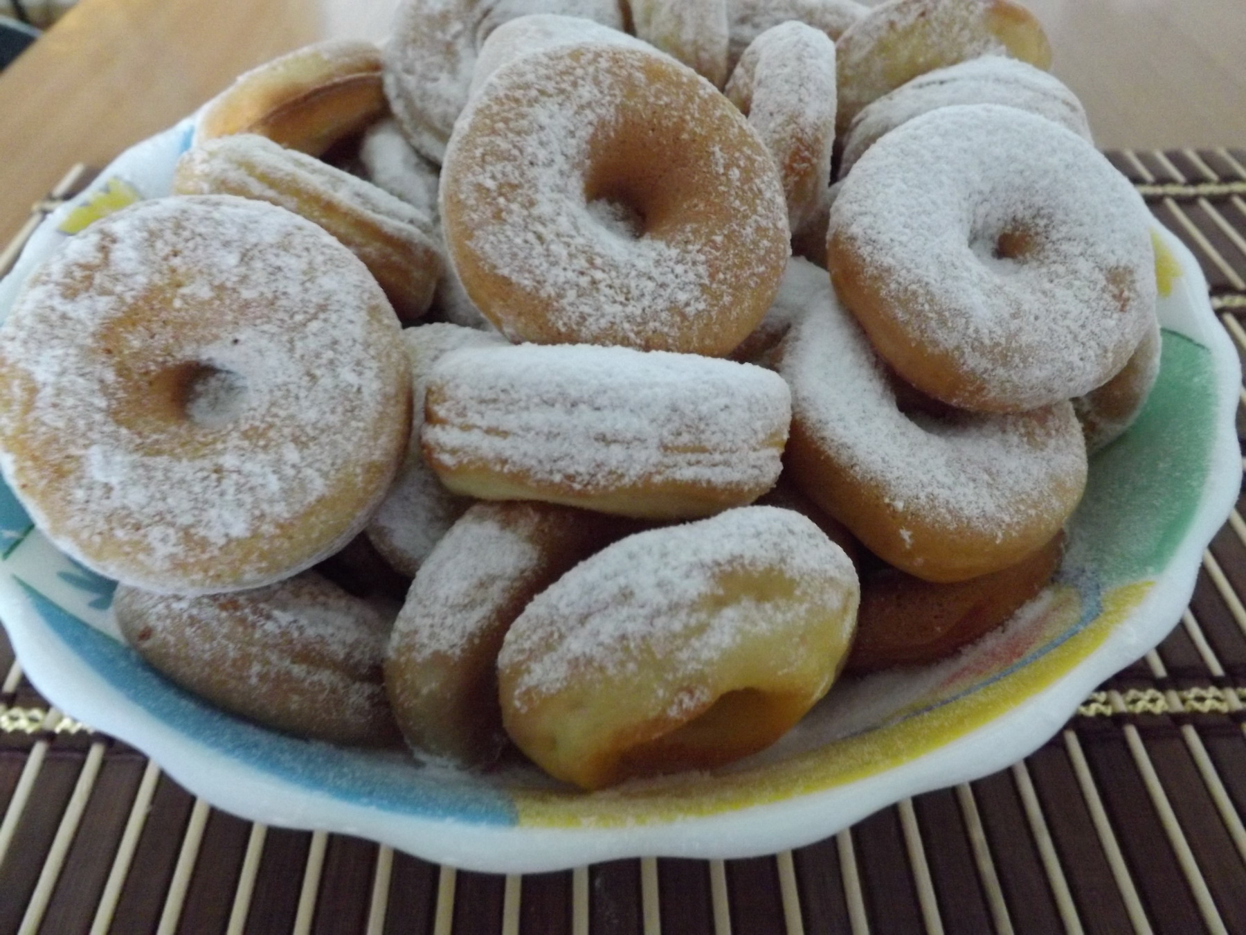 Gogosele la aparat (Doughnut)