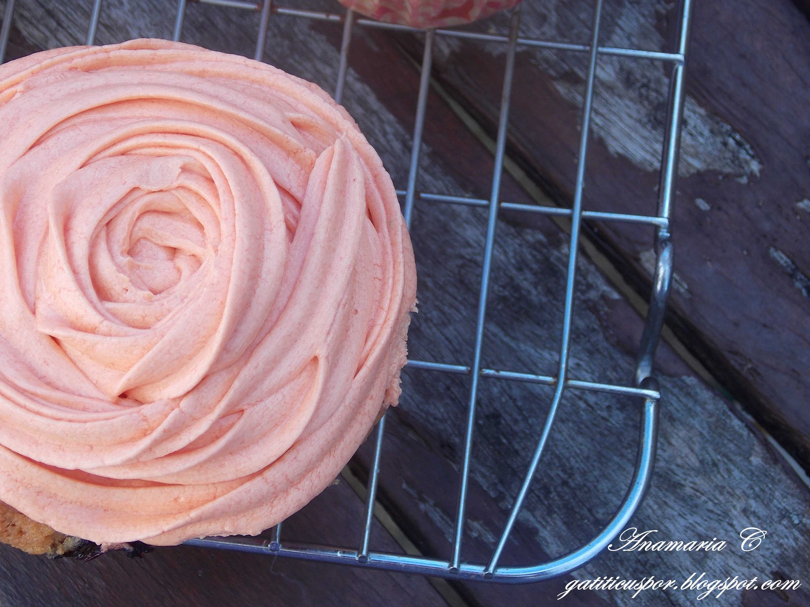 Cupcakes Cu Champagne Buttercream