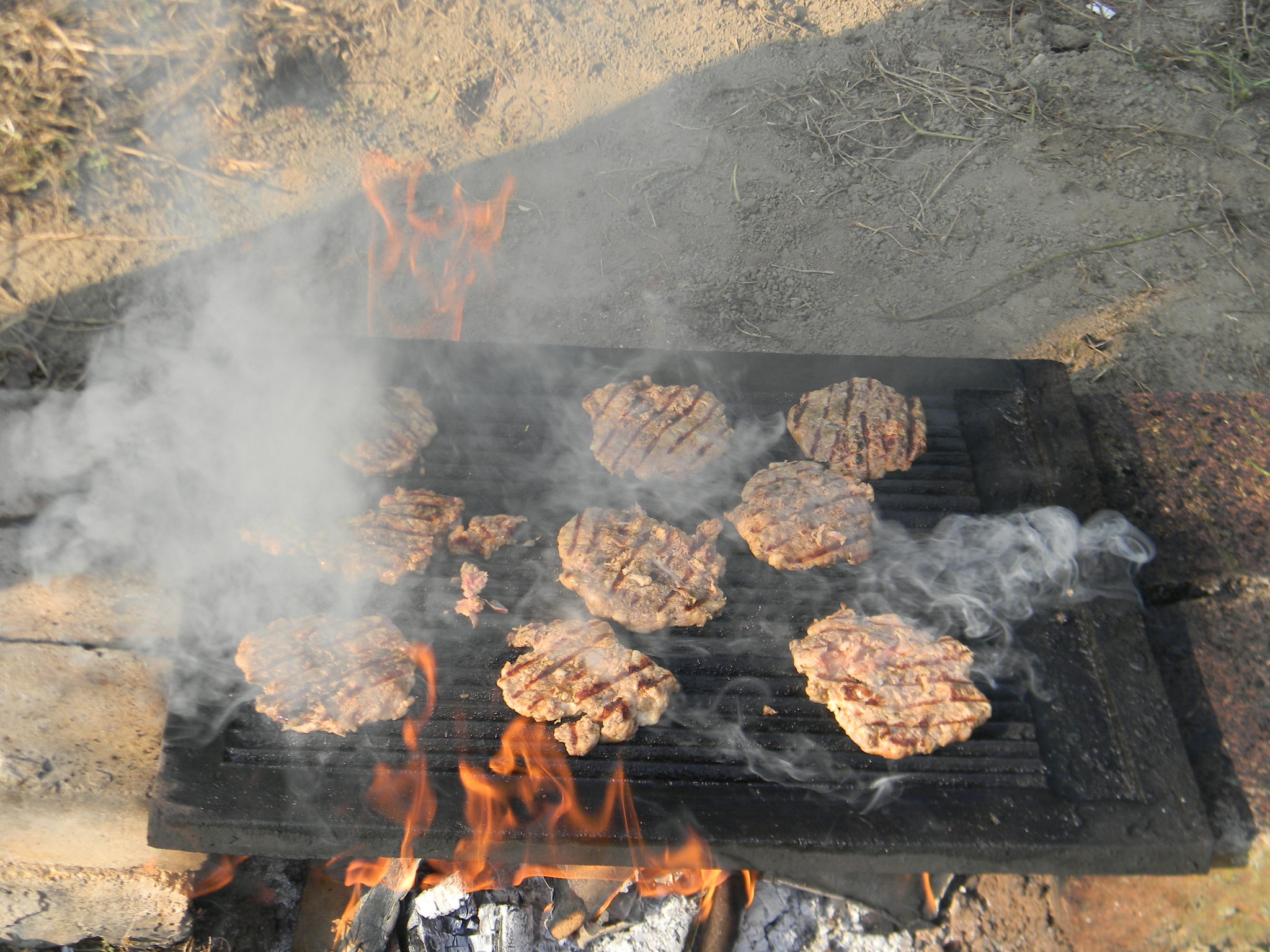 Burgeri de casa la gratar