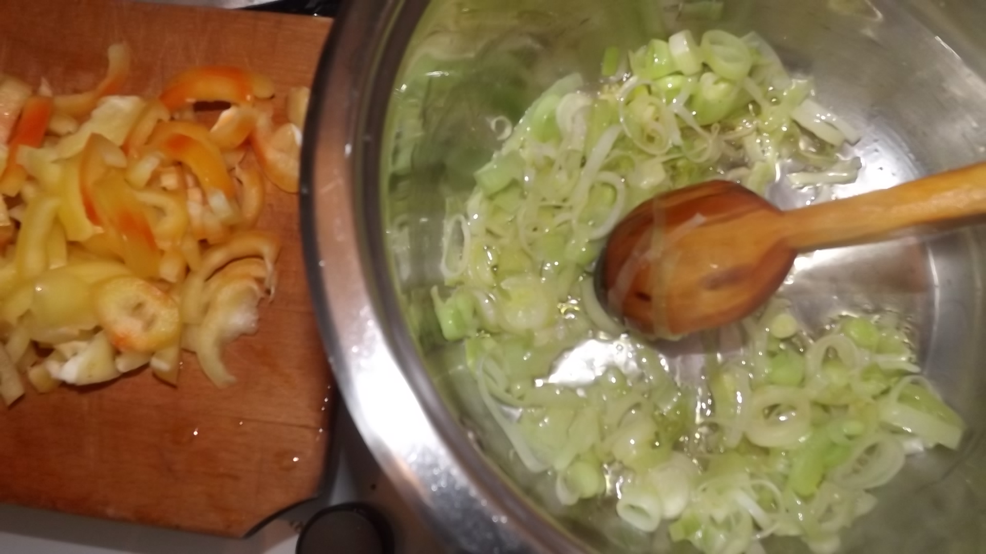 Tocanita de praz, ciuperci si costita de porc afumata