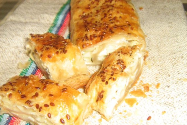 Strudel cu Ceva Fin si cascaval Delia